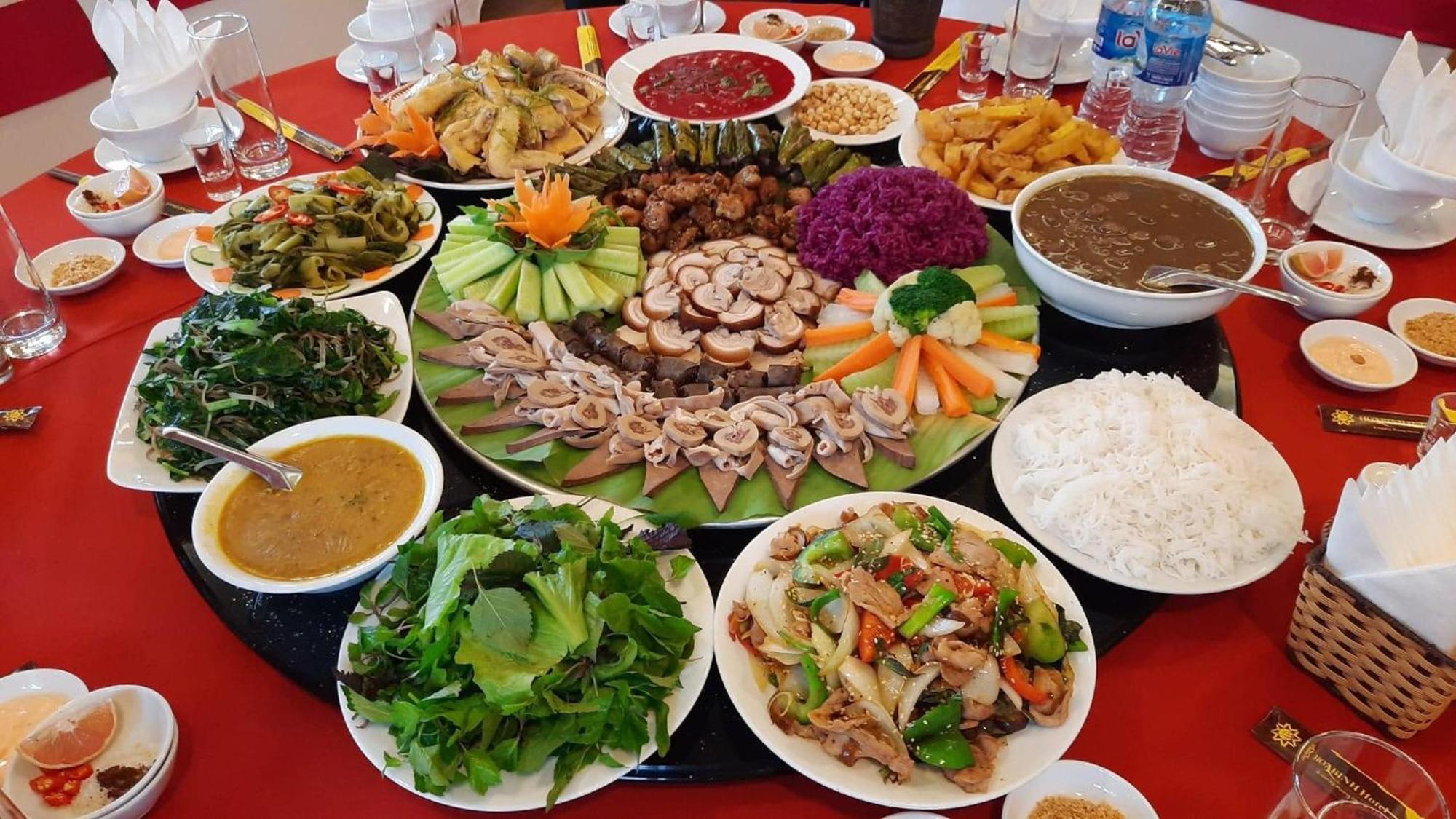 Hoa Binh Hotel Esterno foto